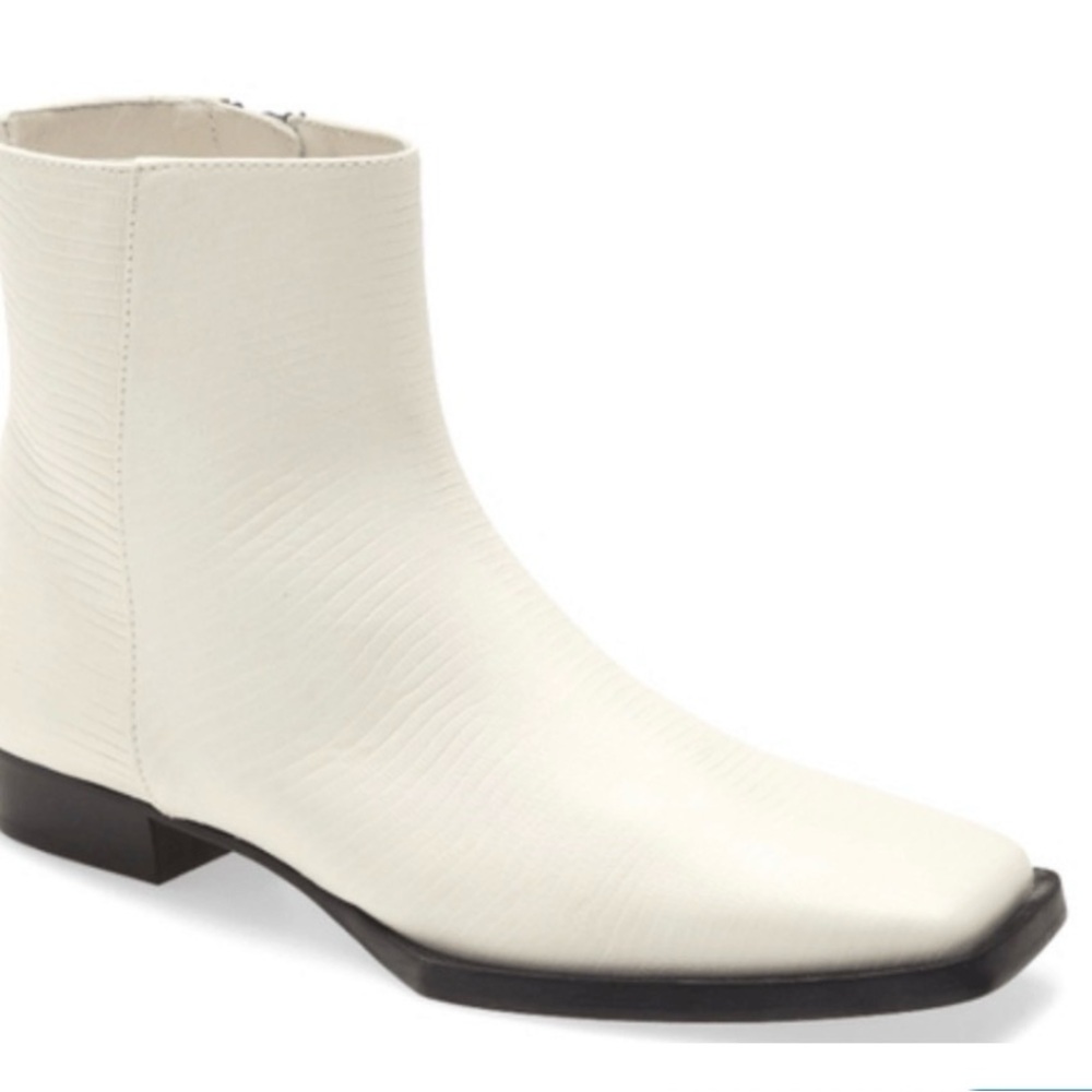 FRAME LE MADDOX LEATHER ANKLE BOOTS in Off White NWOB Size 38 1/2 / US 8 1/2